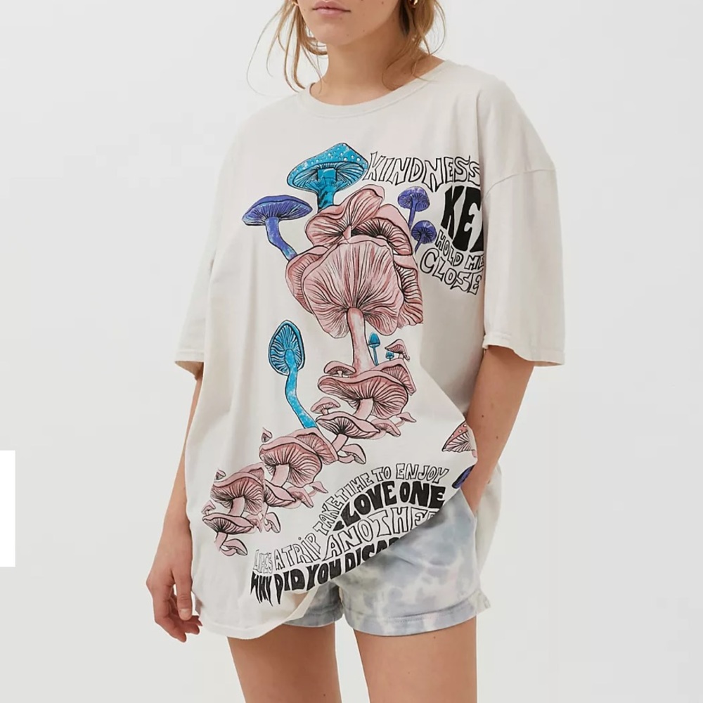 Oversized tee